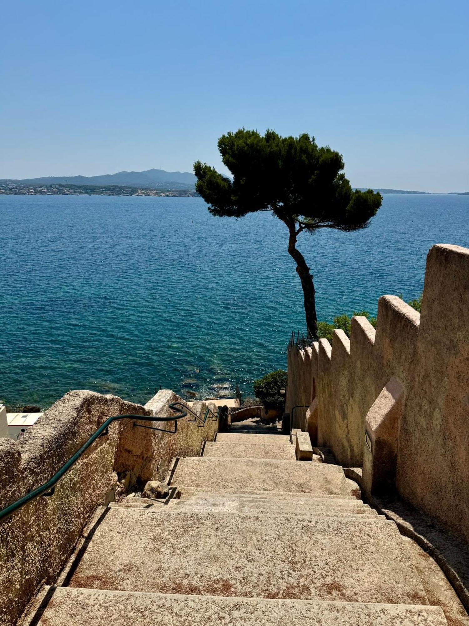 Cocon Comfortable Vue Mer, Clim Et Parking Sanary-sur-Mer Luaran gambar