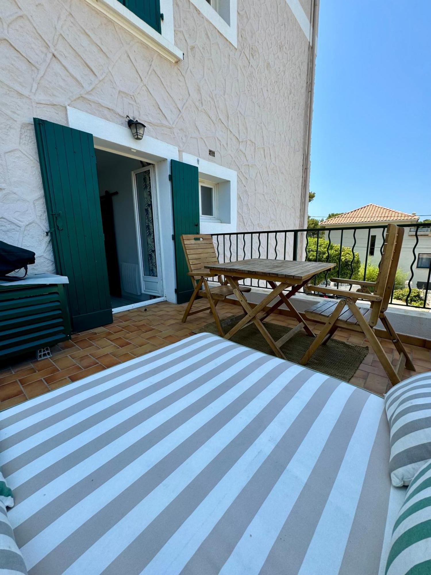 Cocon Comfortable Vue Mer, Clim Et Parking Sanary-sur-Mer Luaran gambar